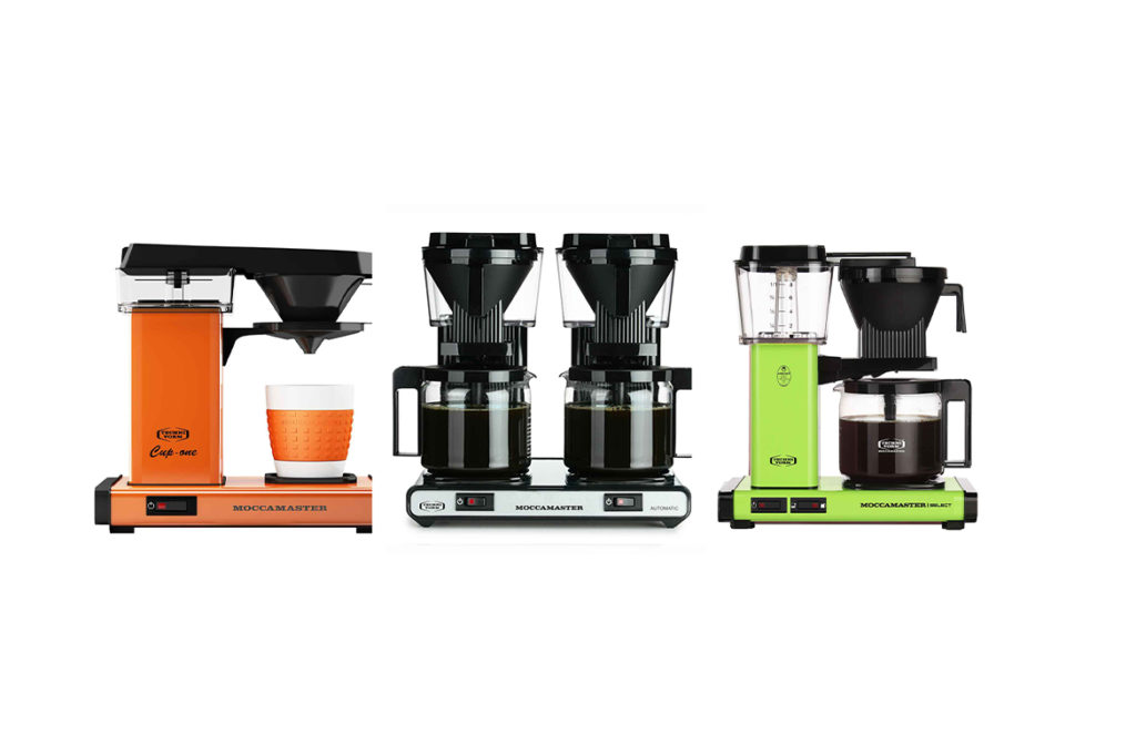 Foto von mehreren bunten Moccamaster Kaffeemaschinen